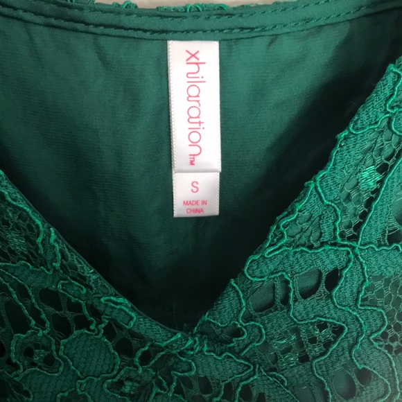 Green crop tank top - Picture 2 of 2